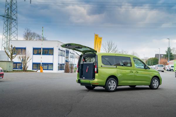 VW Caddy Maxi V Rolli-In® Seitenansicht Rampe oben