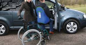 Person-angehoben_Milford-Personenlift.jpg
