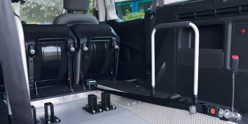 Haltegriffe für Rolli-In®-Heckeinsteiger für mehr Stabilität Haltegriffe für Rolli-In®-Heckeinsteiger für mehr Stabilität.