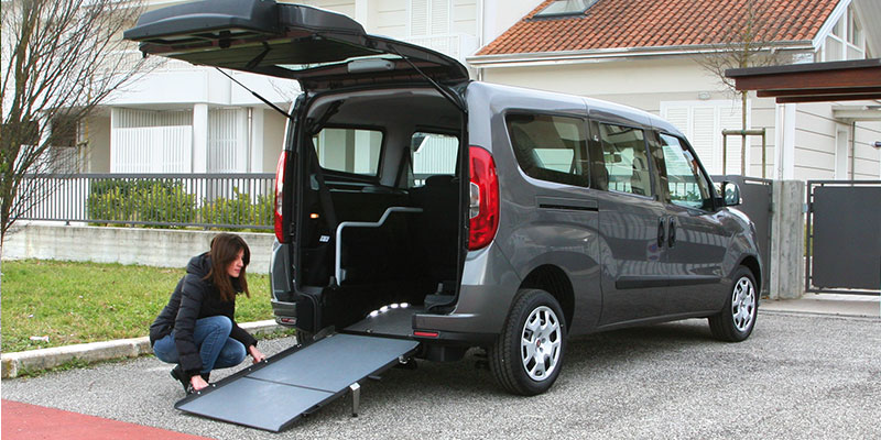 Fiat Dobló Rolli-In® Rampe ausgeklappt Fiat Dobló Rolli-In® Rampe ausgeklappt
