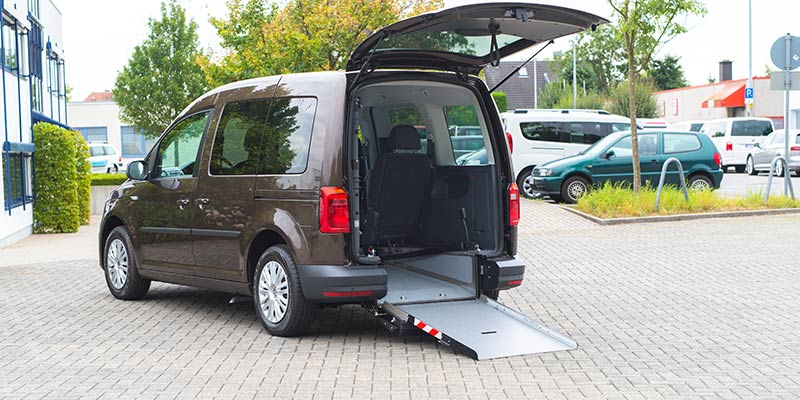 VW Caddy Rolli-In® Seitenansicht Rampe offen